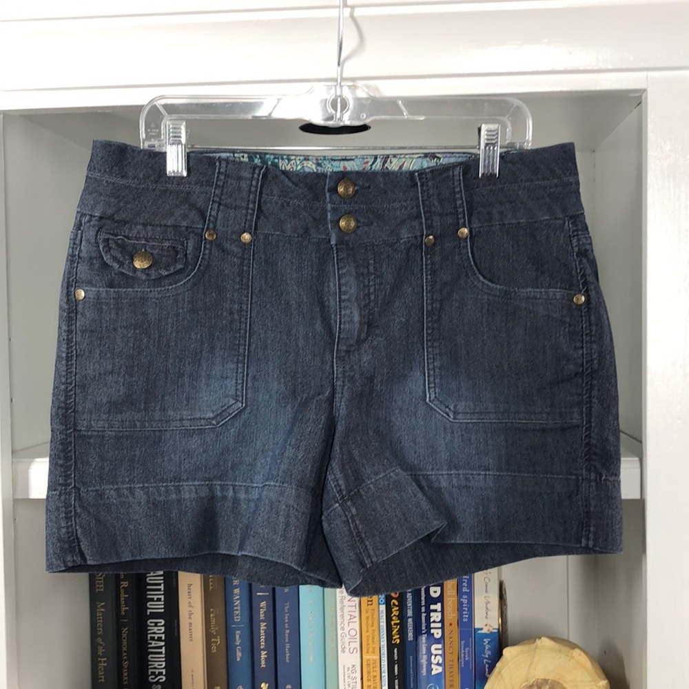 Women’s Denim Jeans Shorts Size 12 (Item #600)